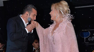 Sahnede düet sürprizi