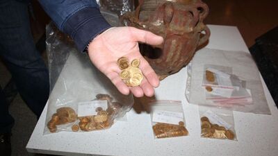 İzmir'de tarihi handa define bulundu!