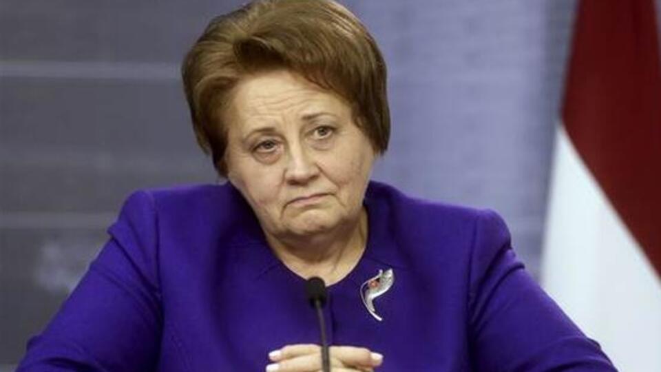 O başbakan sonunda istifa etti