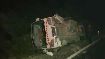Yolcu otobüsü devrildi