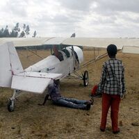 Kendi imkanlarıyla uçak yaptı
