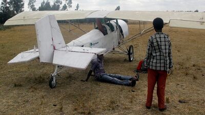 Kendi imkanlarıyla uçak yaptı