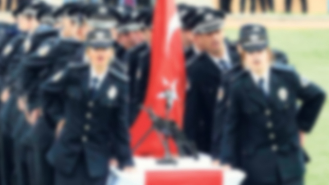 Rahmin yok, polis olamazsın!