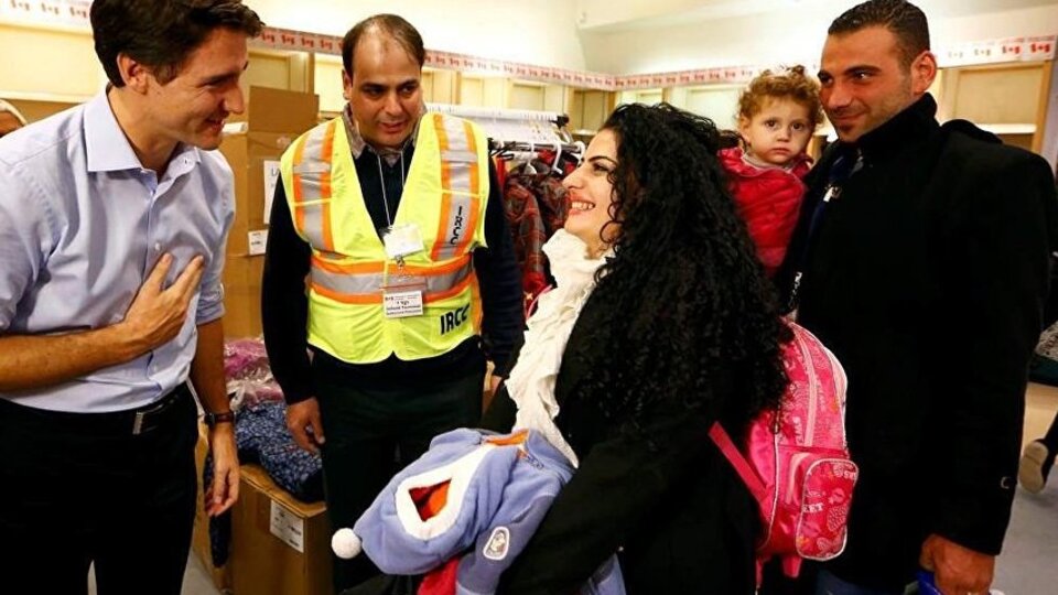 Suriyeli sığınmacıları taşıyan ilk uçak Kanada'da