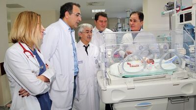 750 gram bebeğin kalbindeki delik ameliyatsız yöntemle kapatıldı