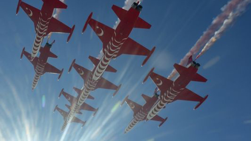 Türk Yıldızları için bestelendi: Gökyüzü olsam