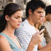 Giderek bağımlı oluyoruz...