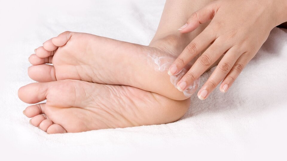 Ayağınızdaki çatlak bu hastalığın habercisi...