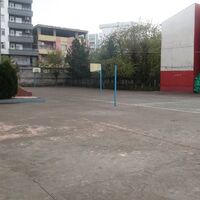 Öğretmenler terk etti, okul bahçeleri boş kaldı