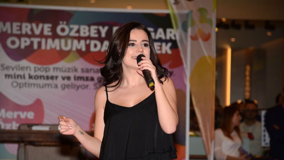 Adana'da Merve Özbey rüzgarı