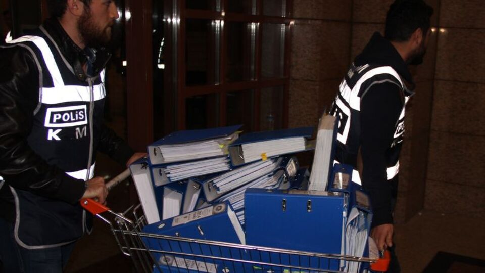 "FETÖ" sorgusunda Öcalan, Dağlıca, Danıştay soruları