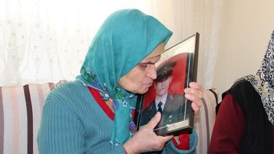 Uzman çavuş Vardar'ın ailesinin endişeli bekleyişi