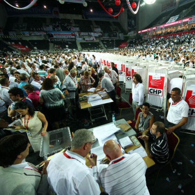 CHP İstanbul'da 19 aday