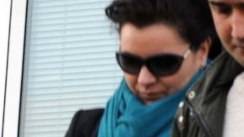 Konsolos eşine cezaevi yolu göründü