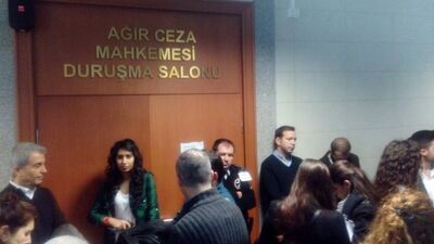 Can Dündar'ın hakaret suçundan yargılandığı dava ertelendi