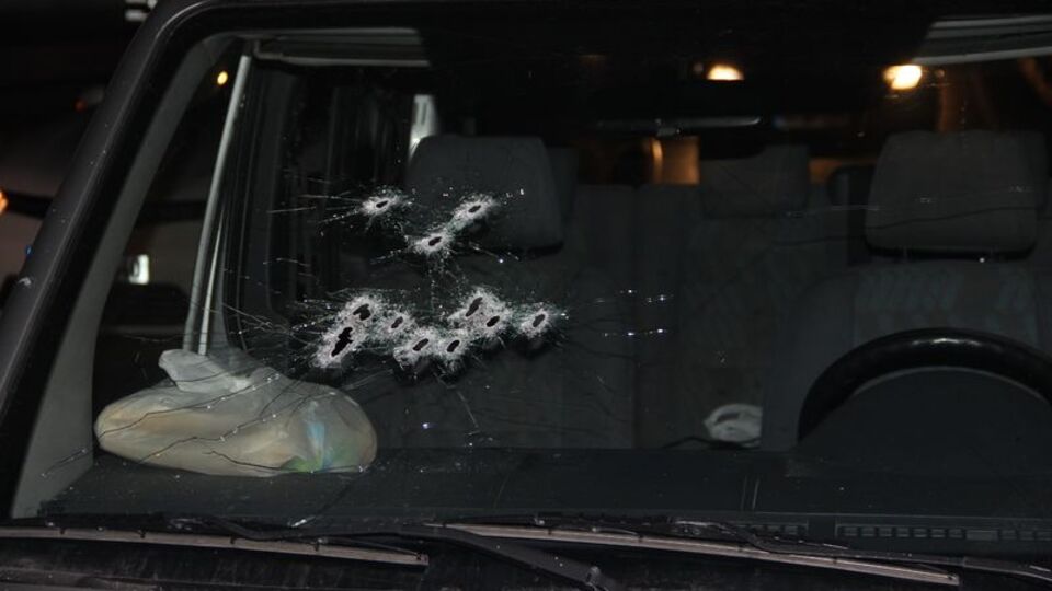 Polis aracına silahlı saldırı