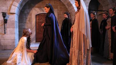 Anastasia sarayın geleceğini belirliyor!