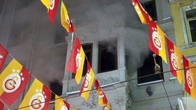 Beyoğlu'ndaki GS Store mağazası yandı!