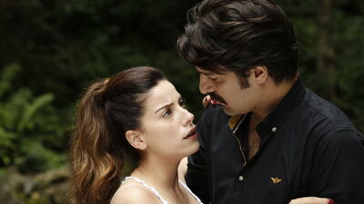 7 yıllık ilişkiyi öpüşme sahnesi bitirdi!