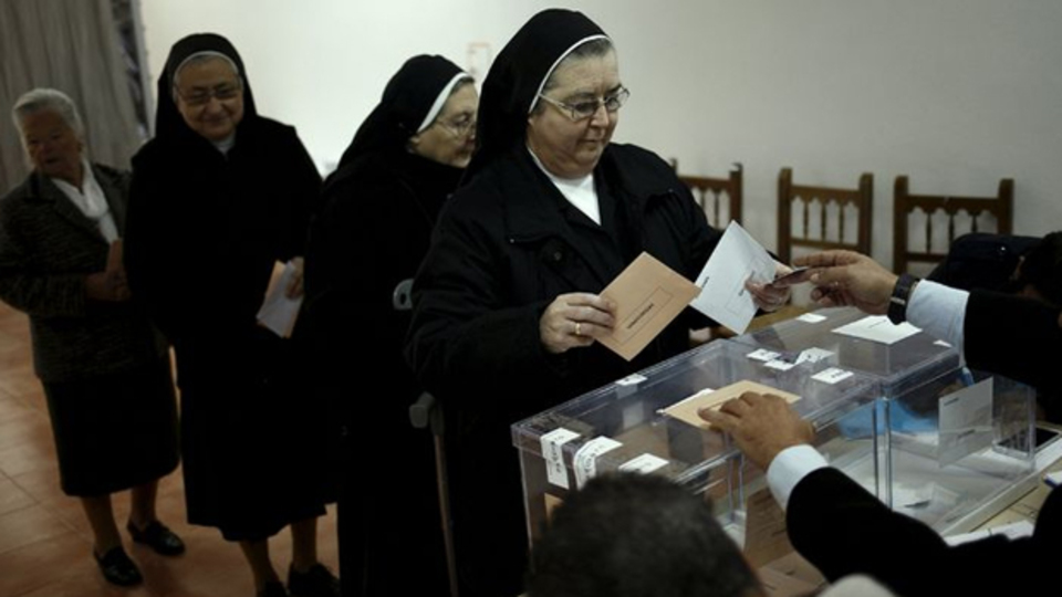 İspanya'da seçimleri Halk Partisi kazandı