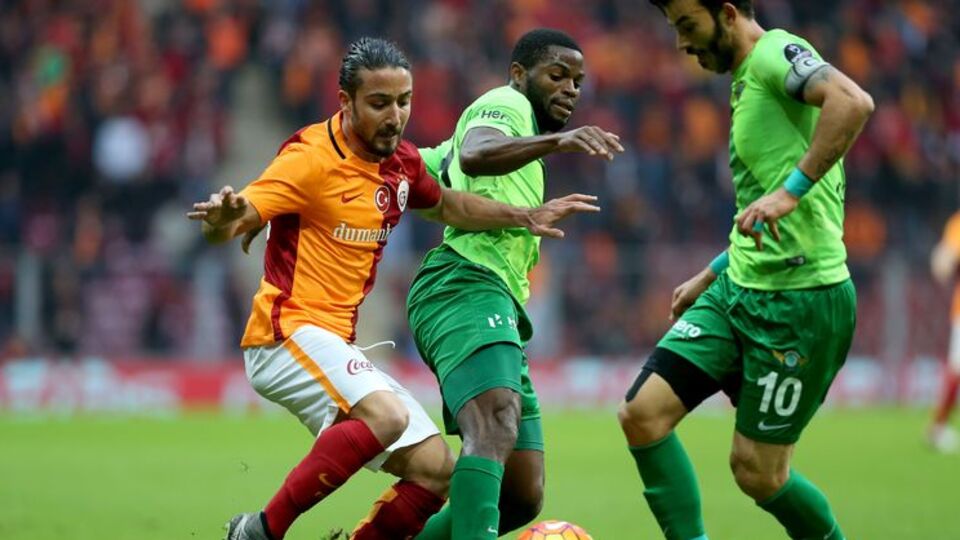 Tarık Çamdal ıslıklandı