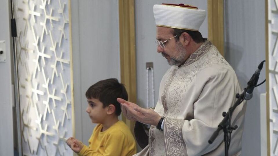 Görmez: Hendekler Peygamberimizi doğru anlamadığımız için