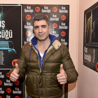 Yeni senaryosunu tiyatroda buldu