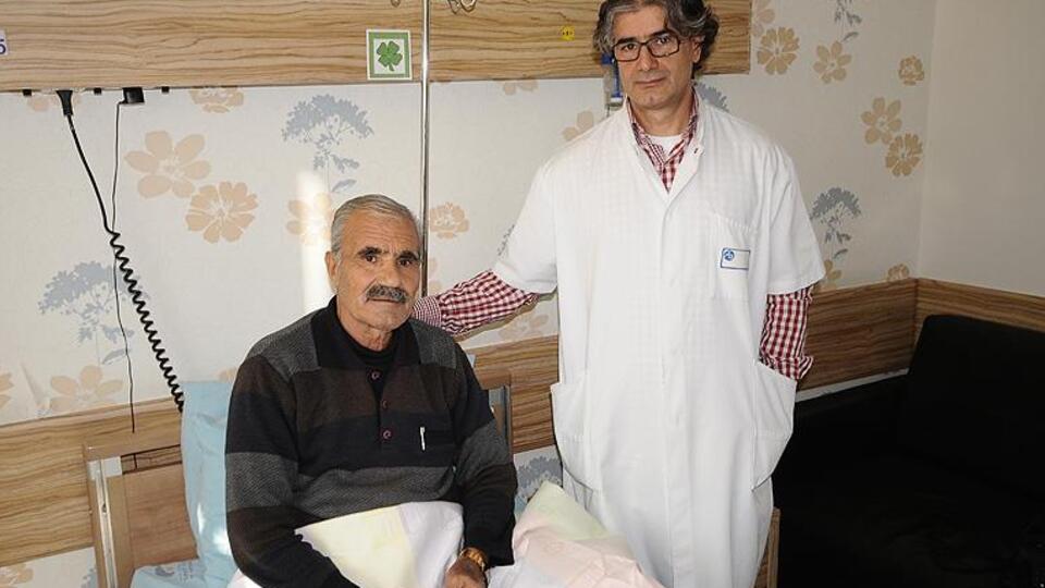 Siroz hastasına çifte müdahale tıp literatürü yolunda