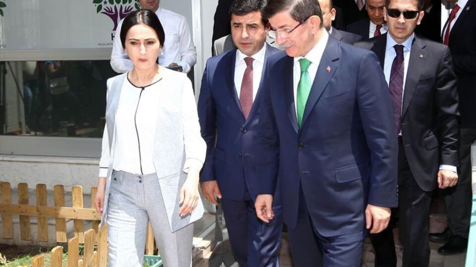 Muhalefetten Davutoğlu'na 'evet'