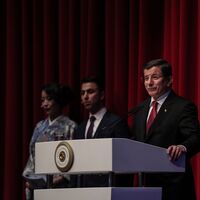 Davutoğlu Nazım'dan dizeler okudu