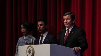 Davutoğlu Nazım'dan dizeler okudu