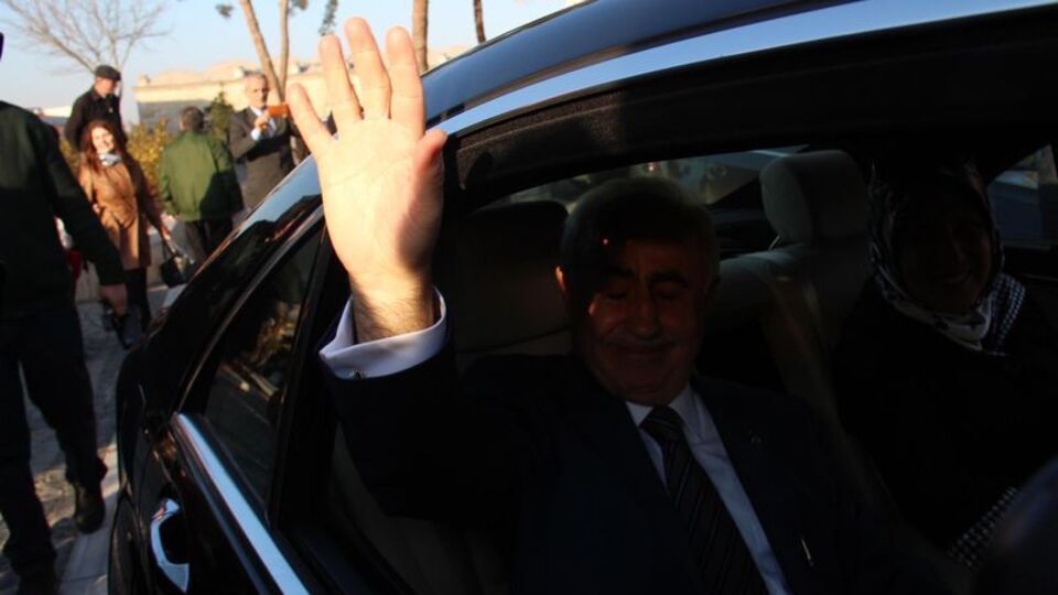 Ağlayarak veda etti