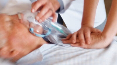 9 kalp ameliyatı ile tarihe geçti