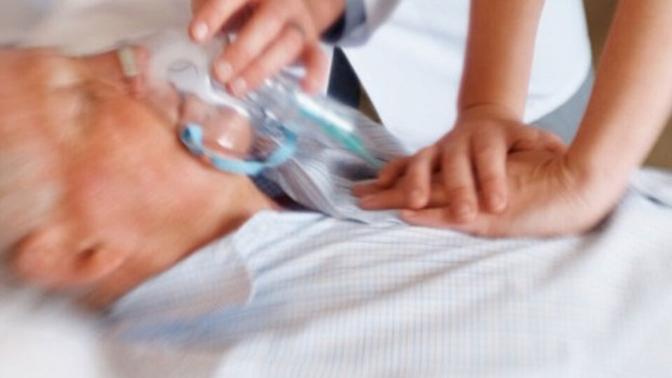 9 kalp ameliyatı ile tarihe geçti