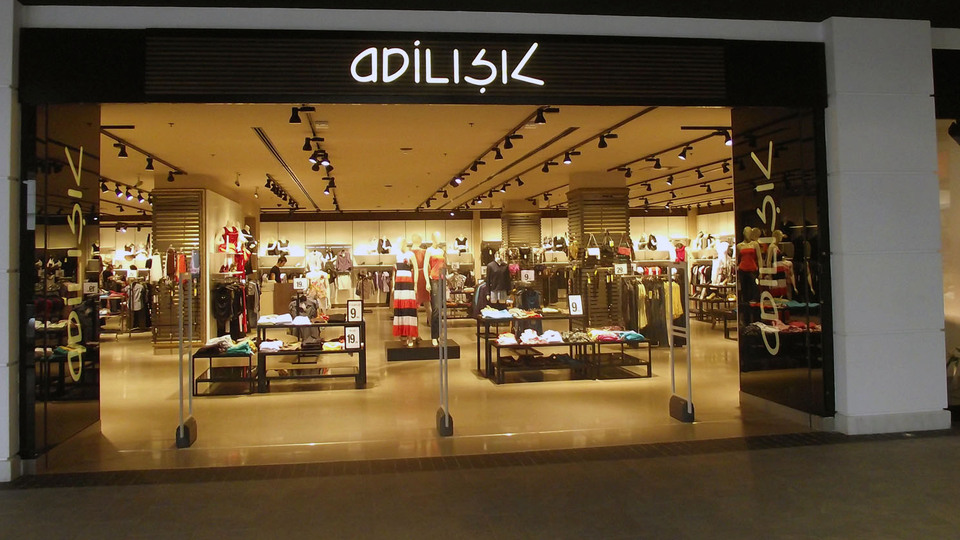 "AVM'ler dolu ama paketler küçük"