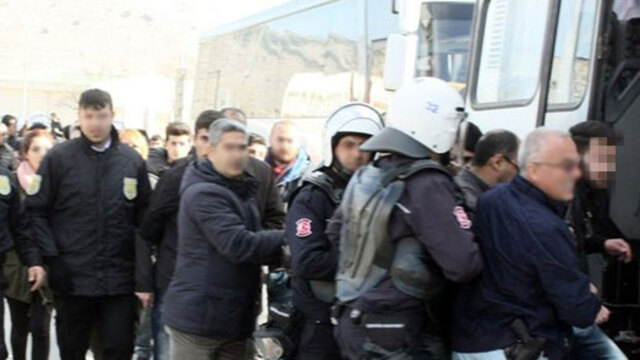 Üniversite'de kavga: 4 yaralı, 43 gözaltı!