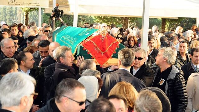 Kızının öldürdüğü anneye son veda