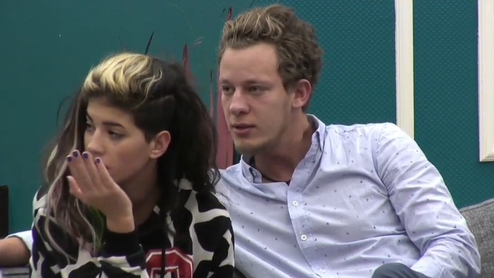 Big Brother'da öpüşme sahnesi şoku!