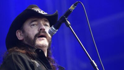 Ünlü şarkıcıdan kötü haber