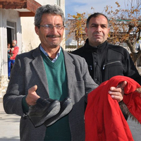 Yılbaşı hediyesini ellerinden bırakamadılar!