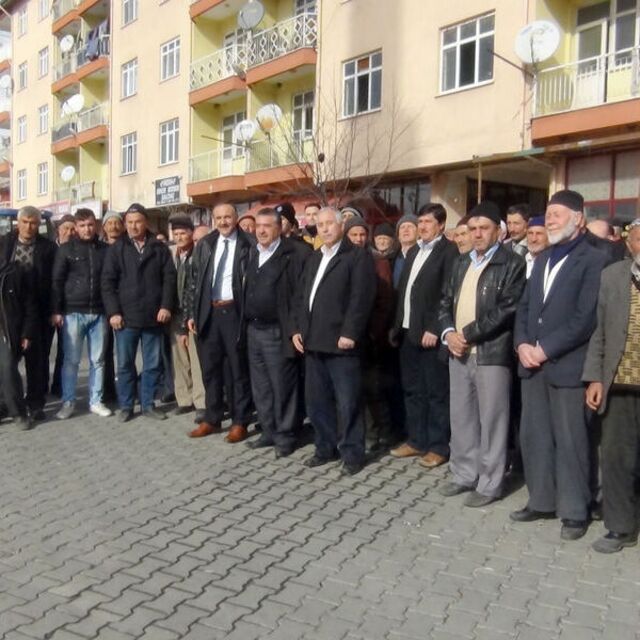 Danıştay kararını konvoyla kutladılar