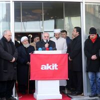 Birlikte omuzladılar