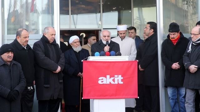 Birlikte omuzladılar