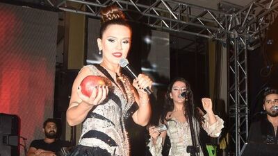 Demet Akalın dayanamadı