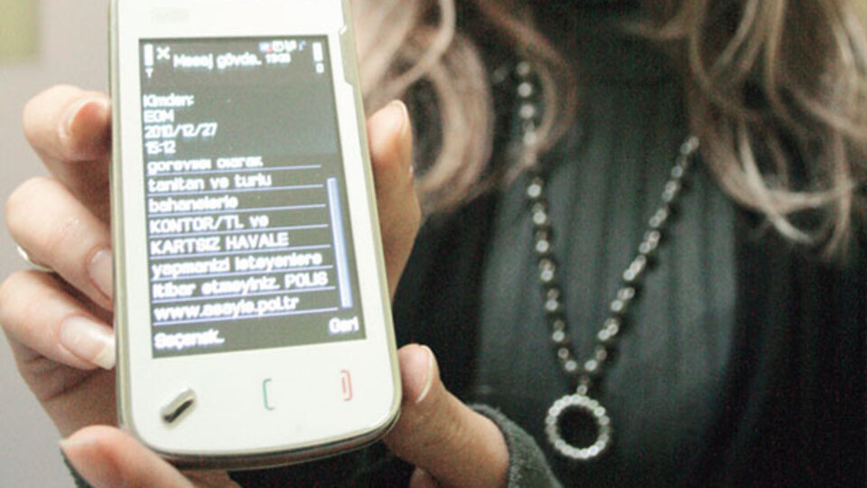 Vatandaşı dolandırıp, hıyarla üzerine tüy dikiyorlar!