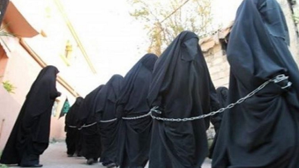 DAEŞ'in esir kadınlara 'tecavüz' fetvası!