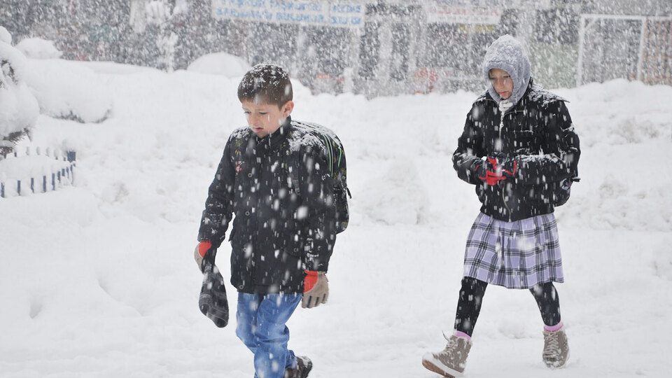 Rize'de eğitime kar engeli