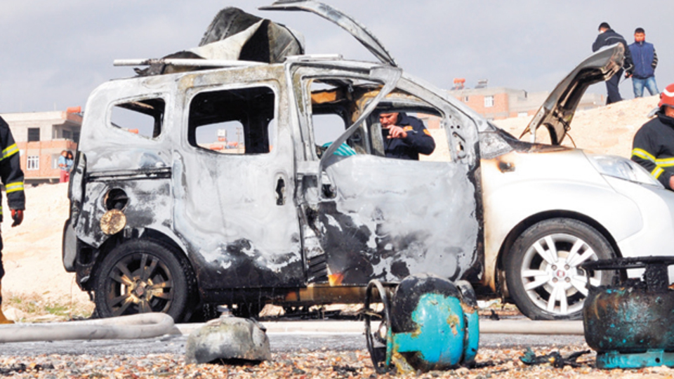 Otomobilde tüp patlatarak intihar etti!