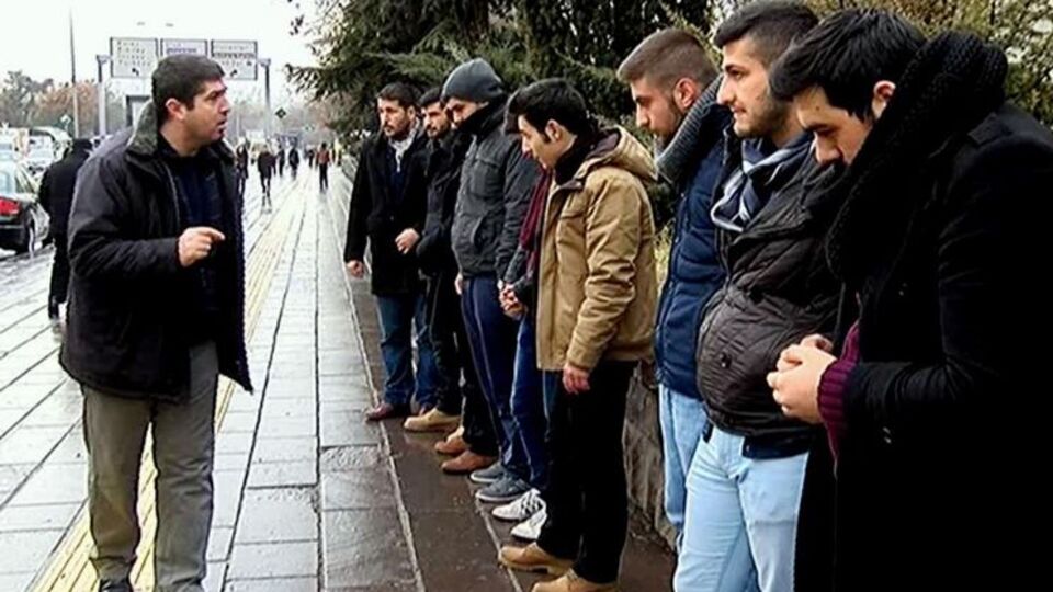 Polis müdüründen üniversite öğrencilerine ayaküstü fırça