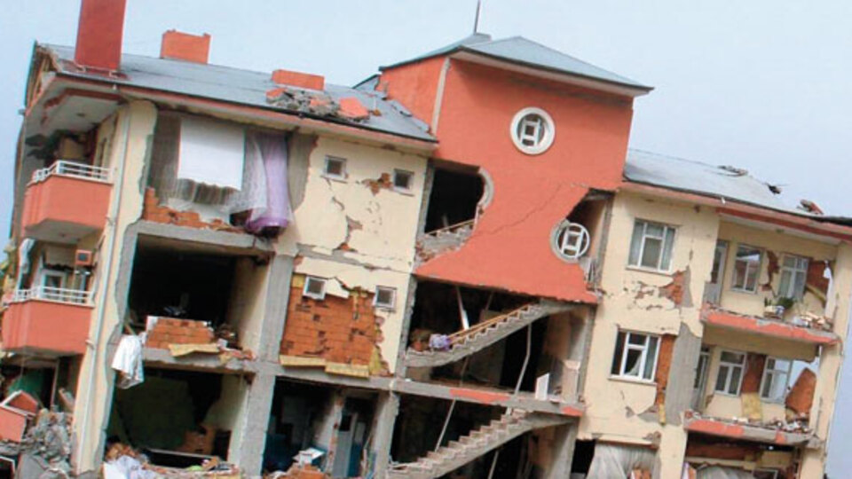 Stüdyo dairede deprem!